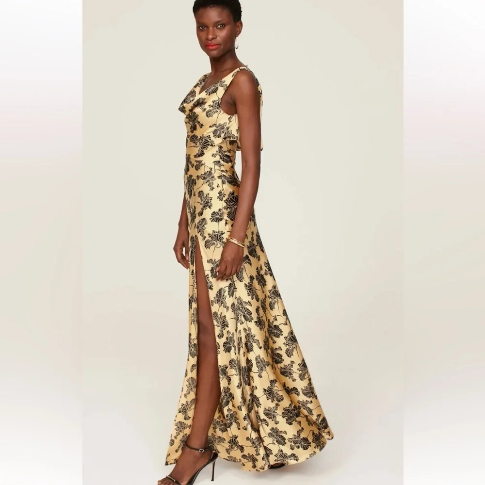 De La Vali Columbia Gown - Picture 2 of 6